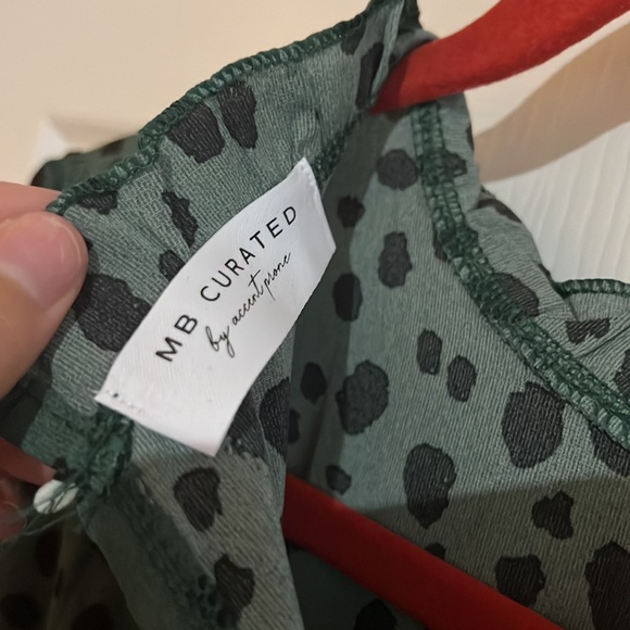 MB Accent Prone Curated Dress - Picture 3 of 4